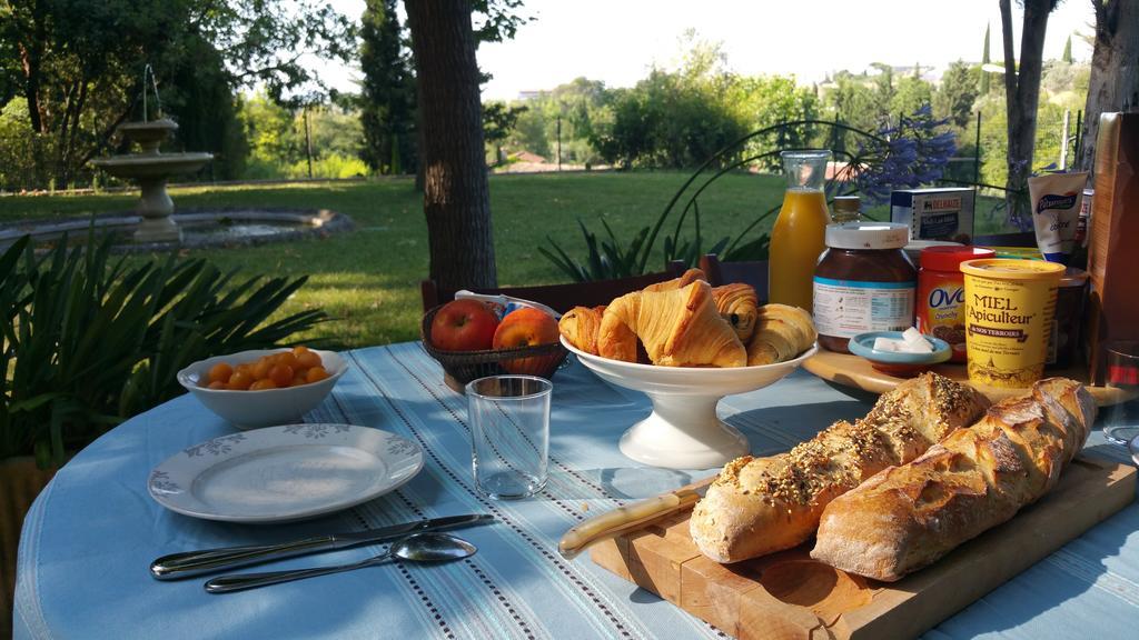 Bastide De La Madeleine Hotel Aix-en-Provence Værelse billede